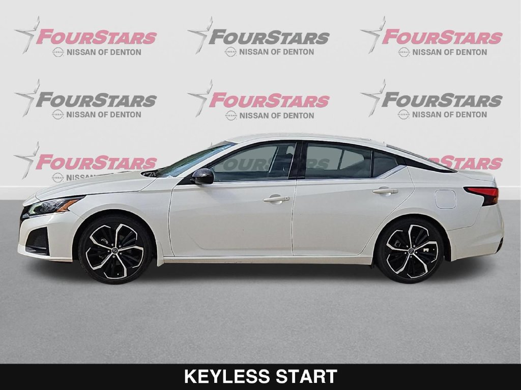 Used 2023 Nissan Altima 2.5 SR FWD image 4