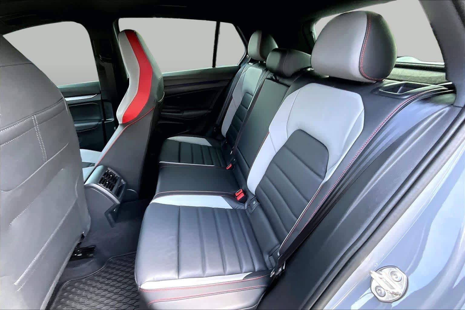 Used 2025 Volkswagen GTI SE FWD image 21
