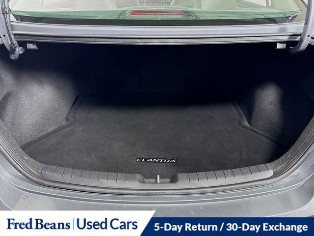 Used 2017 Hyundai Elantra SE image 23