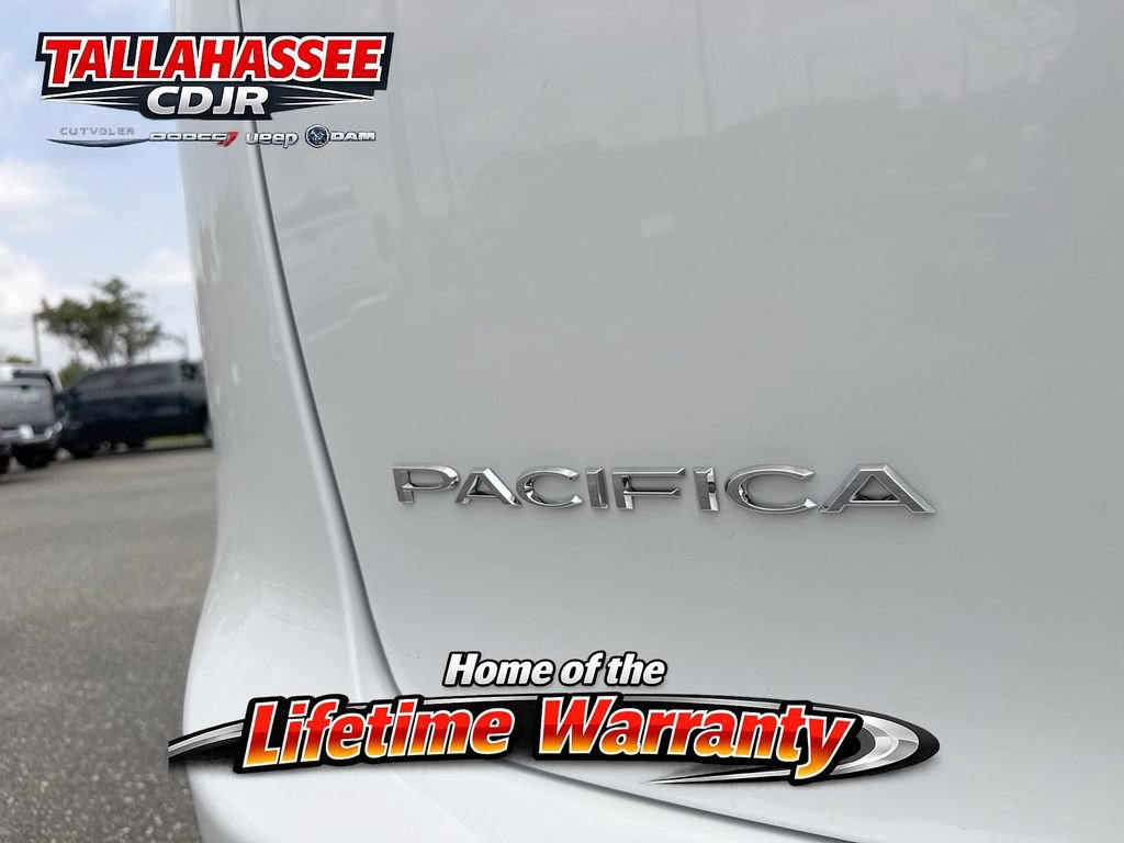 New 2027 Chrysler Pacifica Limited FWD image 5