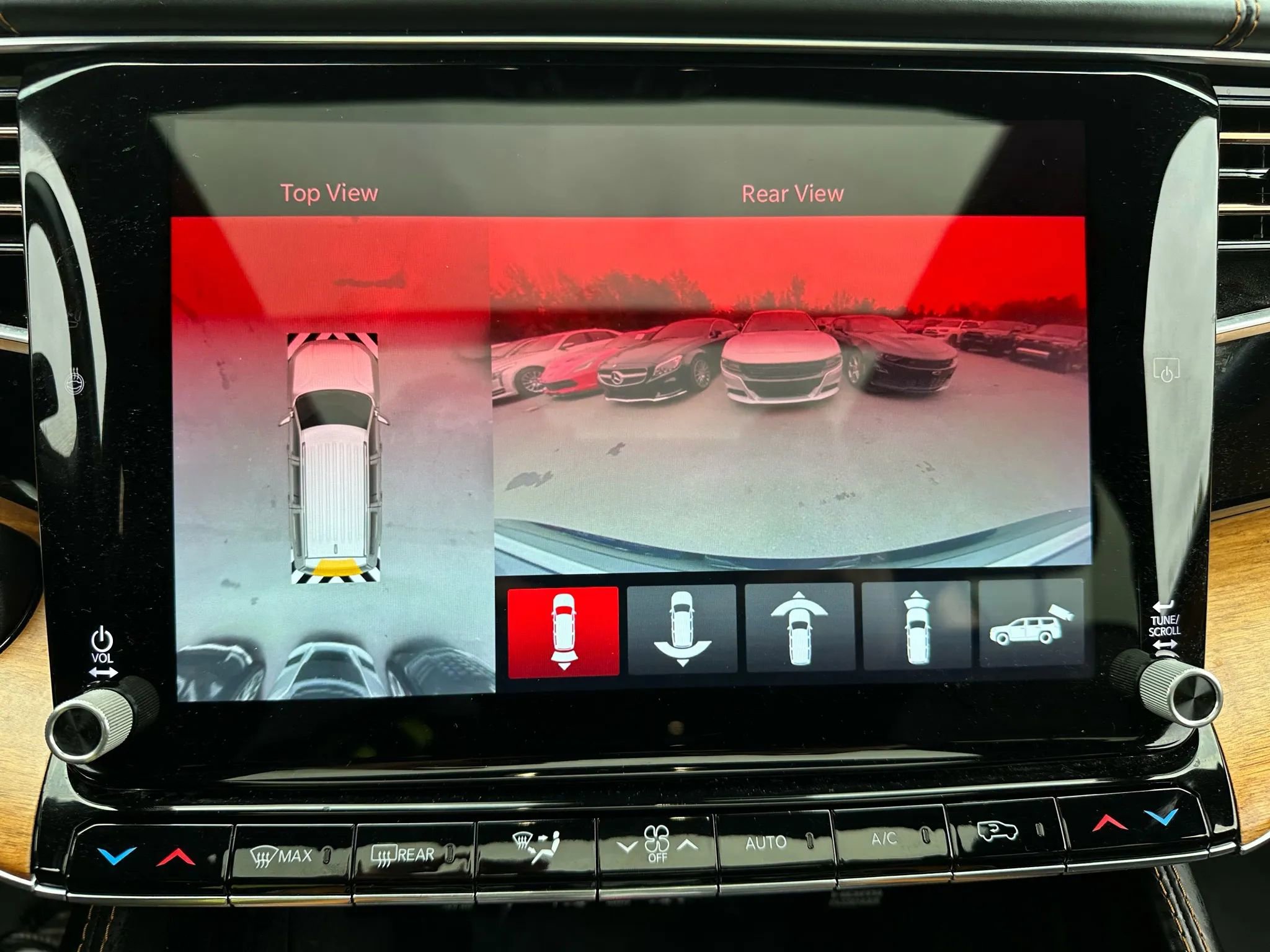 Used 2022 Jeep Grand Wagoneer Series III image 13