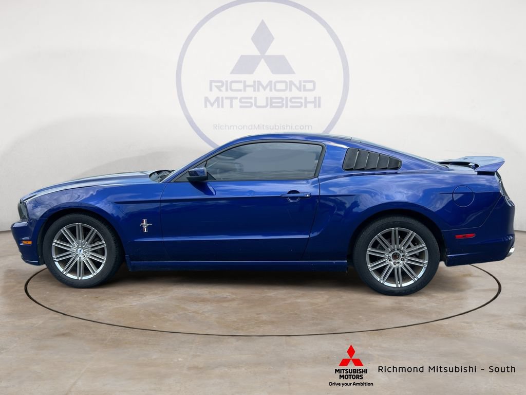 Used 2013 Ford Mustang Coupe RWD image 6