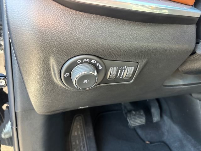 Used 2024 Jeep Compass Limited w/ Elite Group AWD/4WD image 15