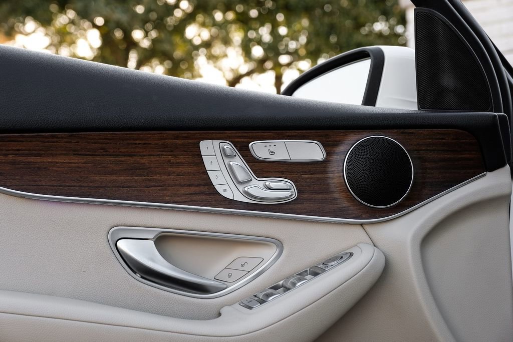 Used 2022 Mercedes-Benz GLC 300 w/ Premium Package Lite image 46