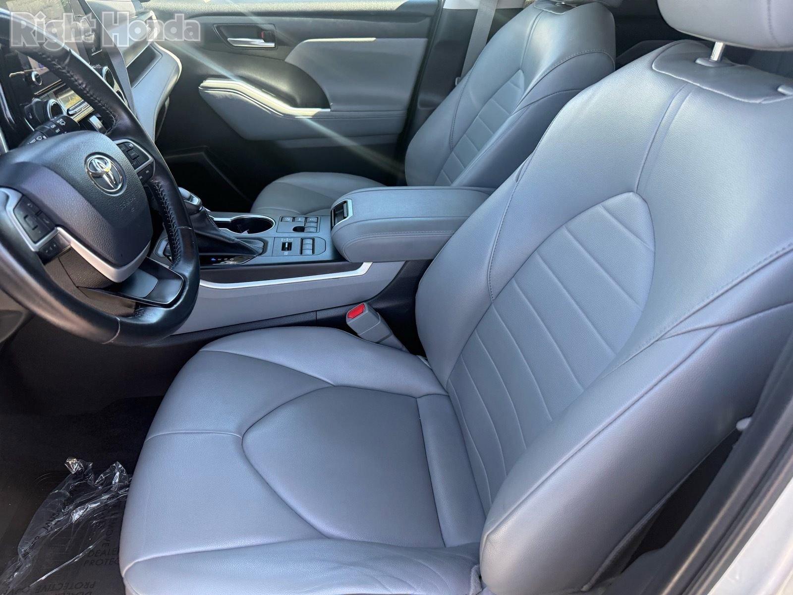 Used 2023 Toyota Highlander XLE image 13