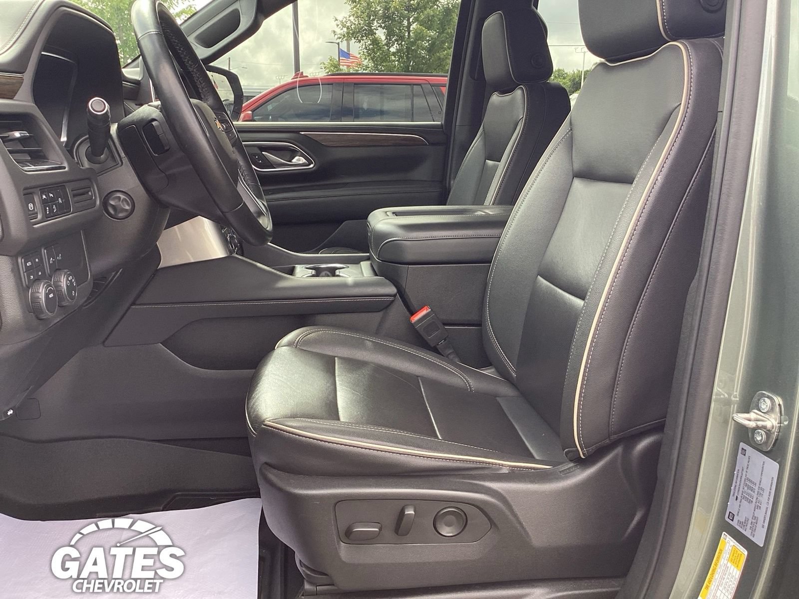 Used 2024 Chevrolet Tahoe Premier AWD/4WD image 14