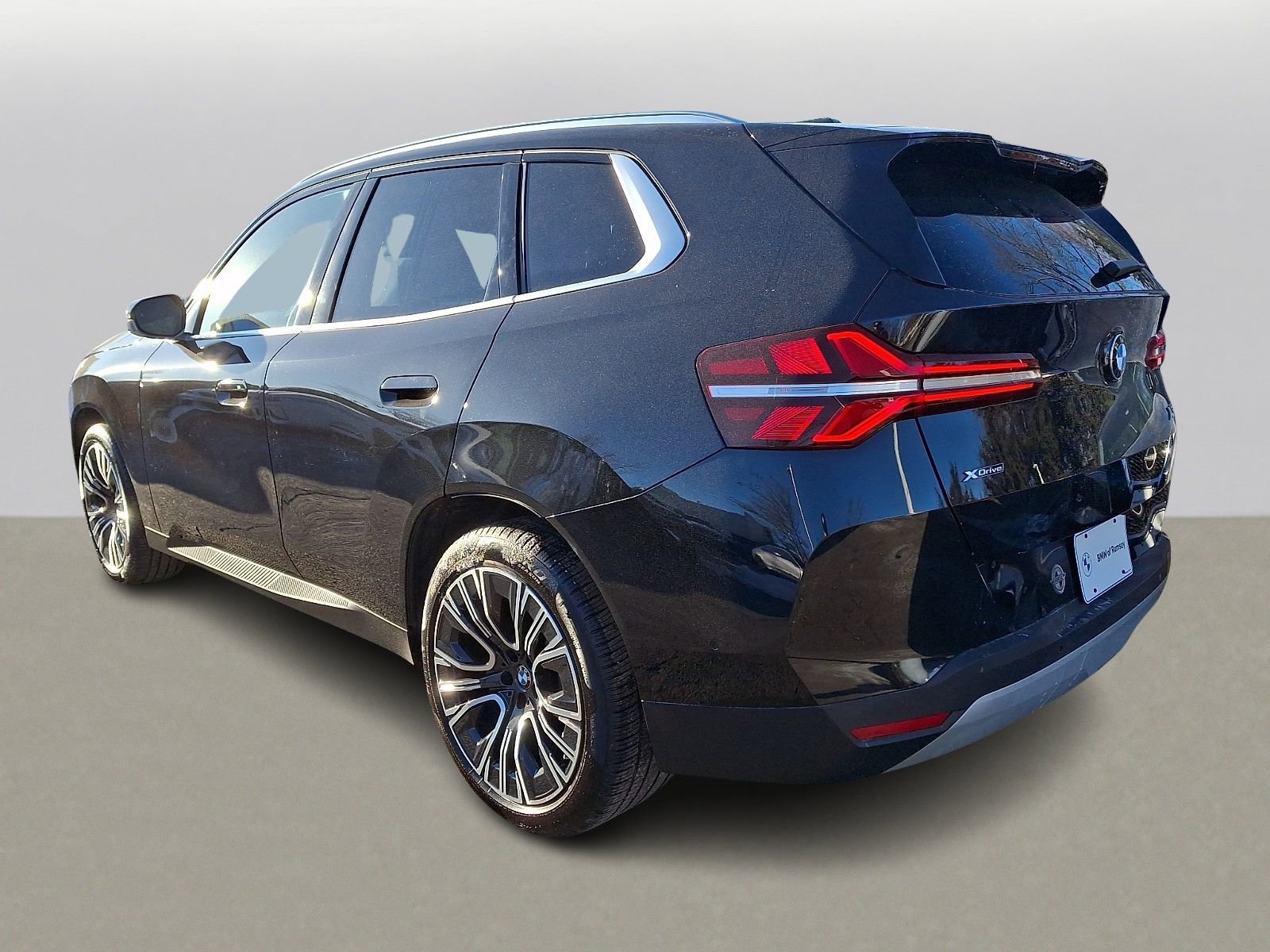 Used 2025 BMW X3 xDrive30i w/ Premium Package image 5