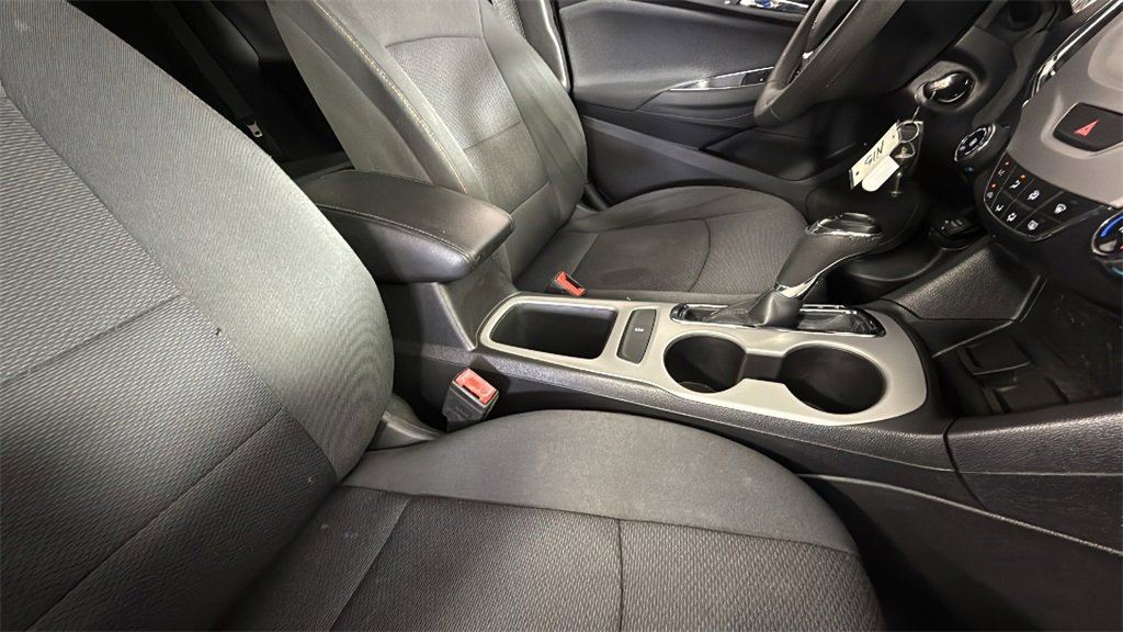 Used 2018 Chevrolet Cruze LS image 32