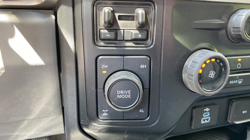 Used 2024 Ford F350 XL w/ 360-Degree Camera Package AWD/4WD image 28