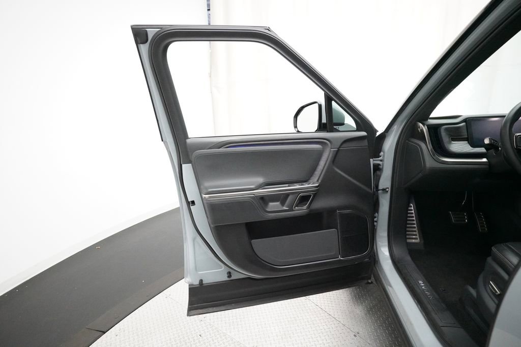 Used 2022 Rivian R1T Adventure image 16