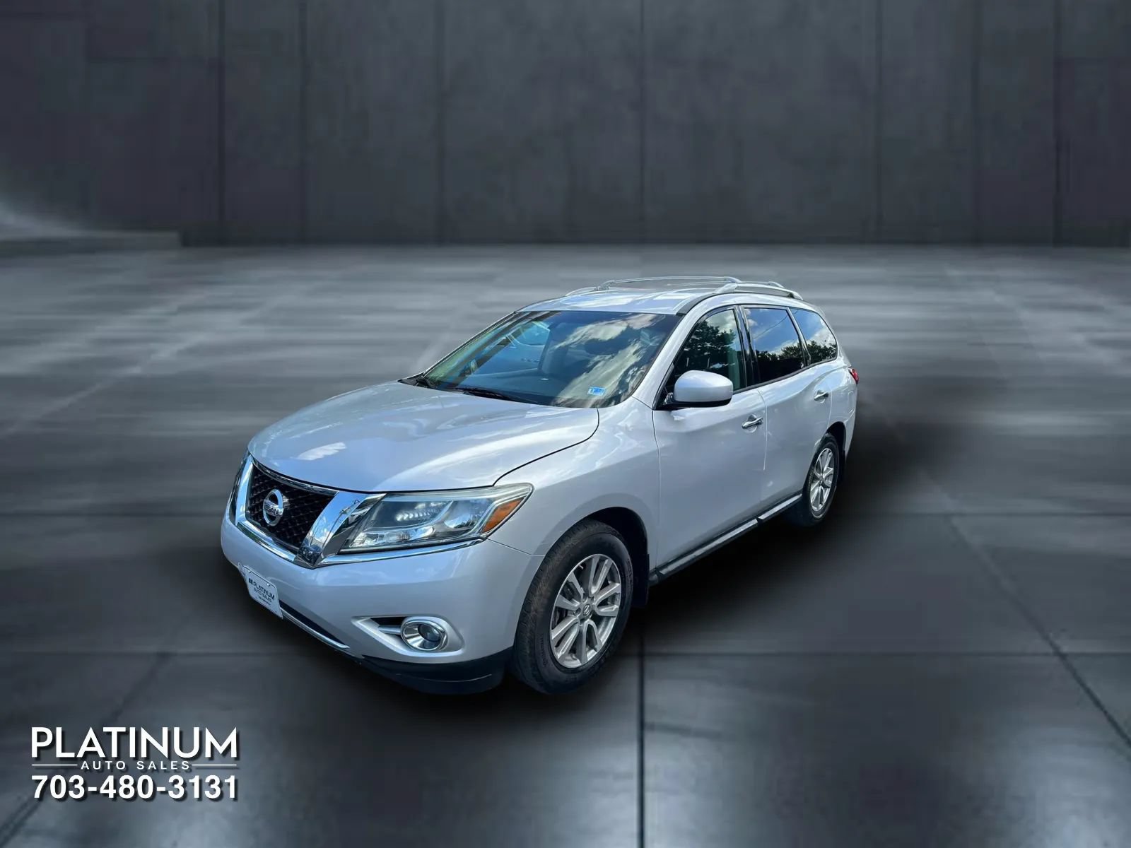 Used 2015 Nissan Pathfinder SV w/ Cargo Package AWD/4WD image 5