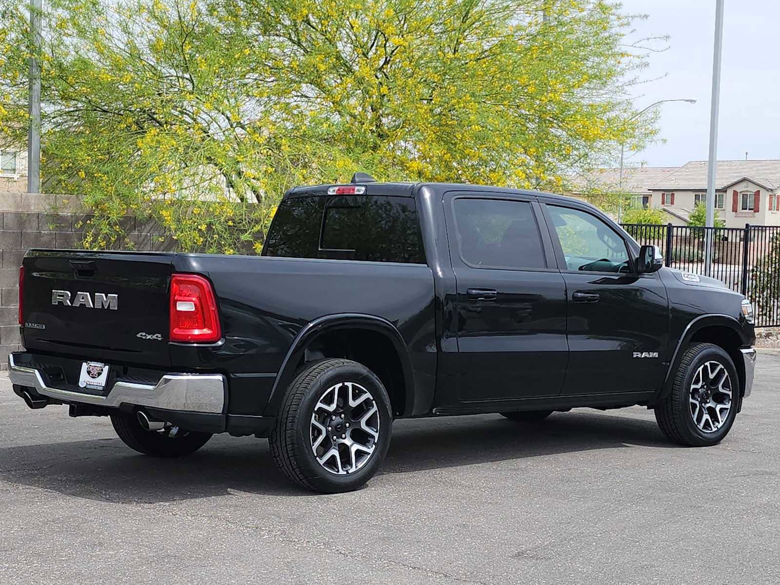 Used 2025 RAM 1500 Laramie image 9