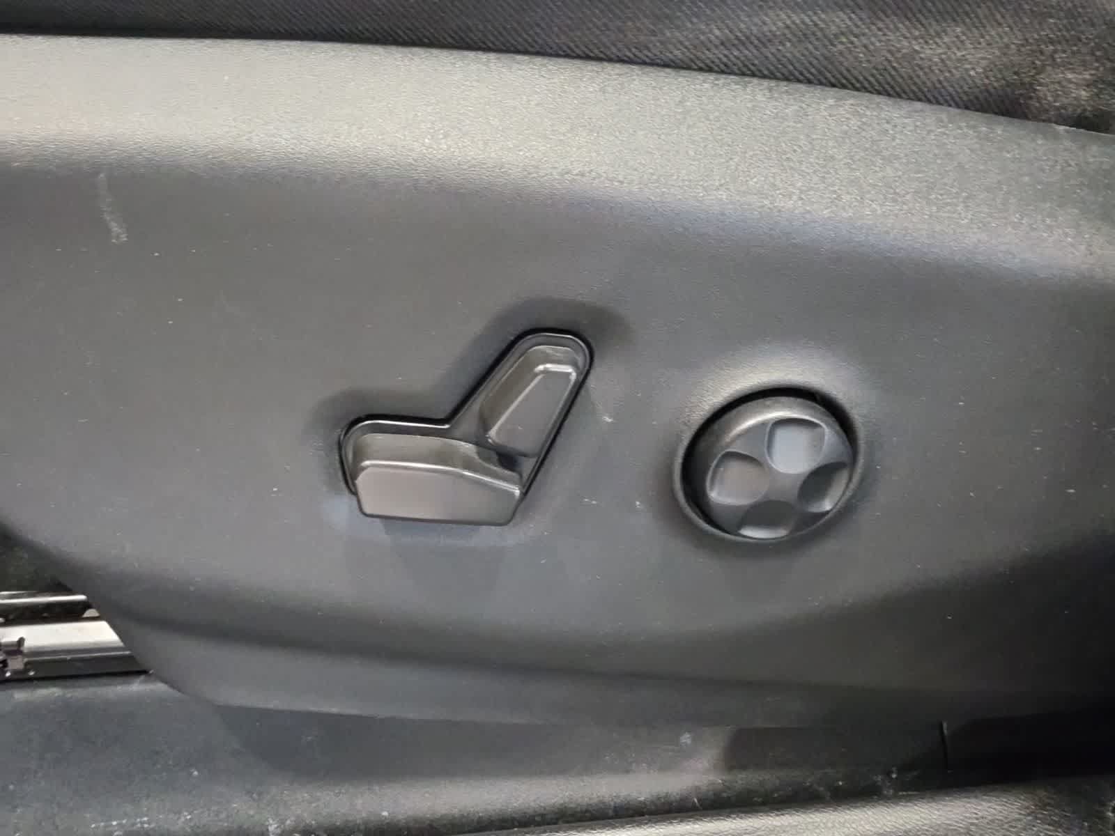 Used 2021 Chrysler Pacifica Limited AWD/4WD image 19