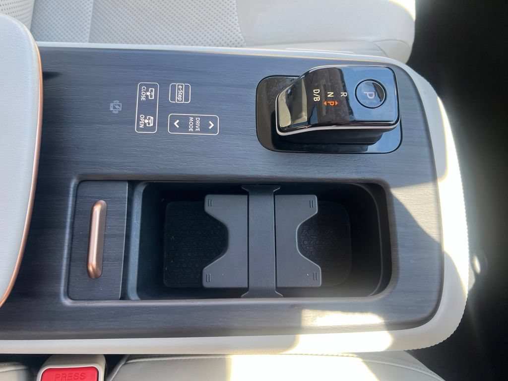 Used 2024 Nissan Ariya AWD image 26