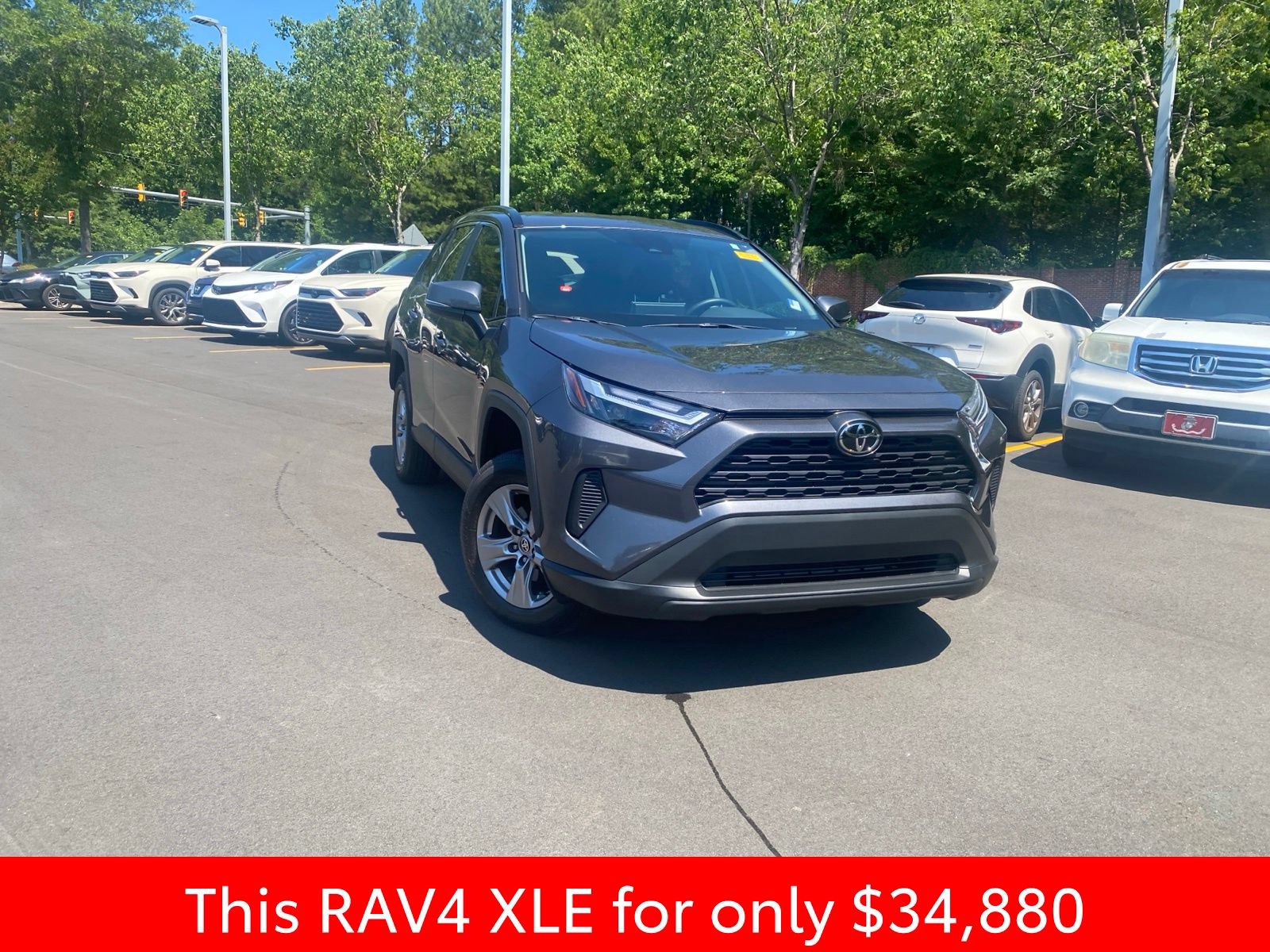 Used 2025 Toyota RAV4 XLE FWD image 54