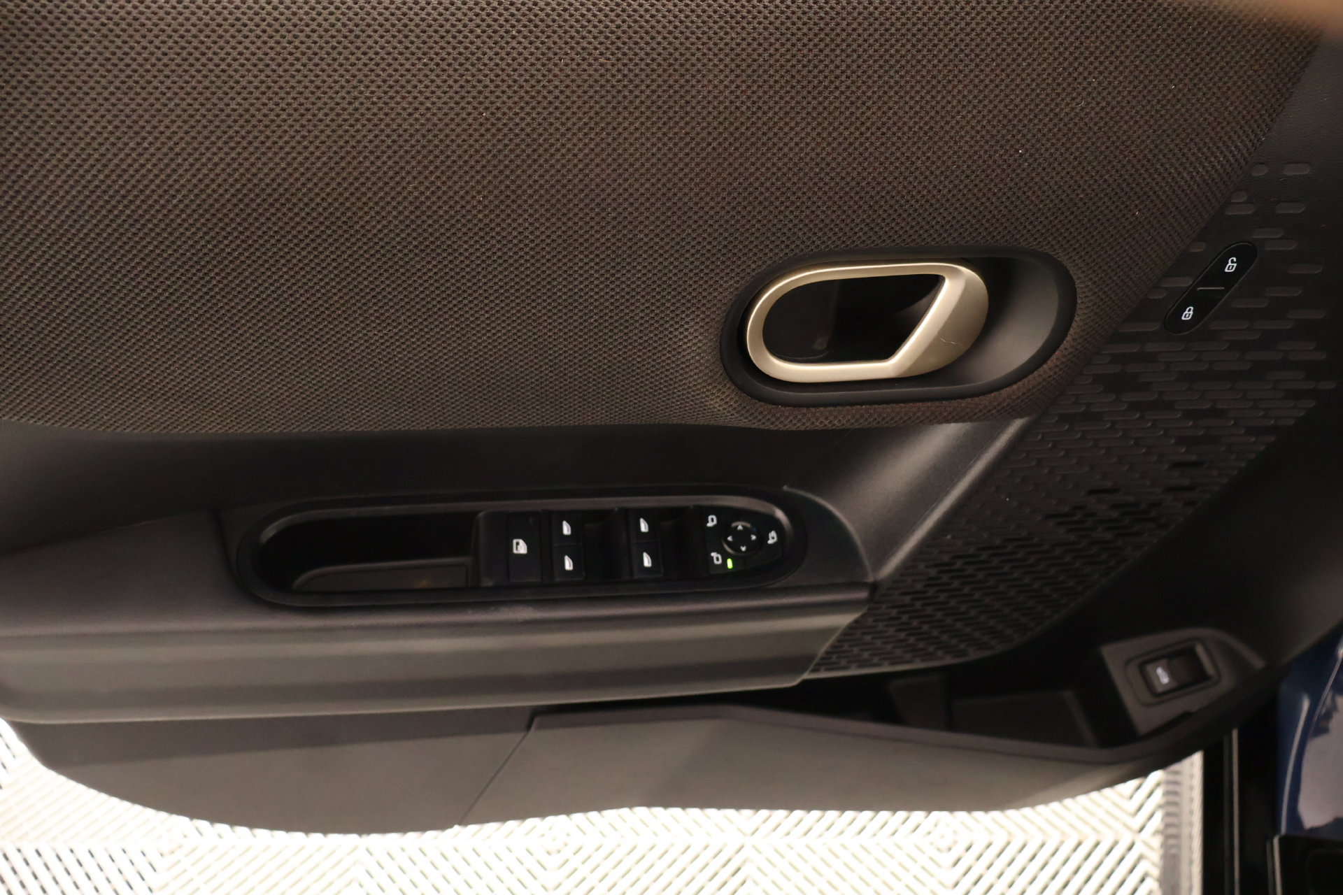 Certified 2025 MINI Cooper S FWD image 17