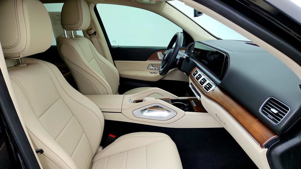 Used 2025 Mercedes-Benz GLE 450e 4MATIC image 23
