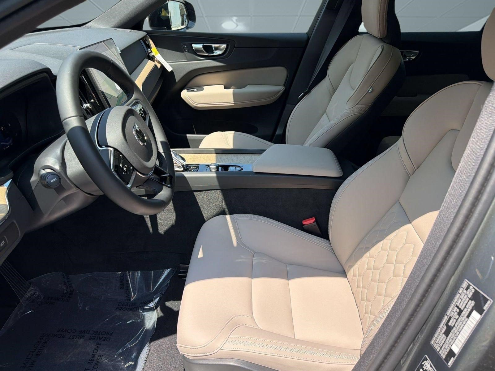 New 2026 Volvo XC60 B5 Core w/ Climate Package PRO AWD/4WD image 5