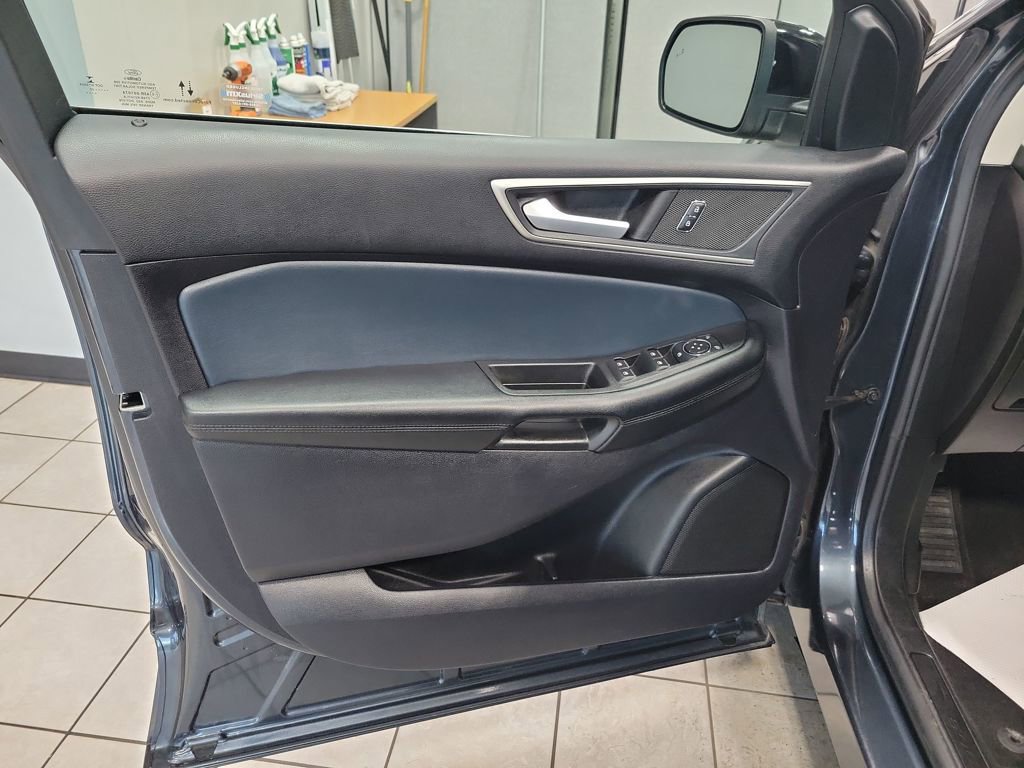 Used 2022 Ford Edge SEL w/ Sport Appearance Package image 34