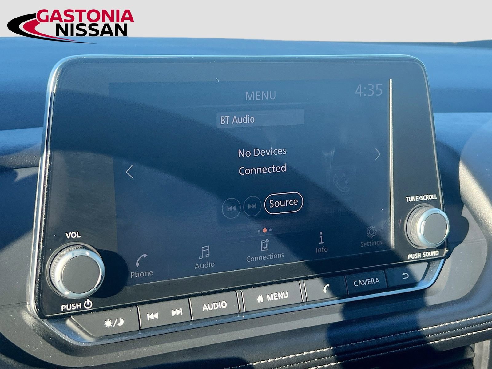 Used 2025 Nissan Rogue SV image 18