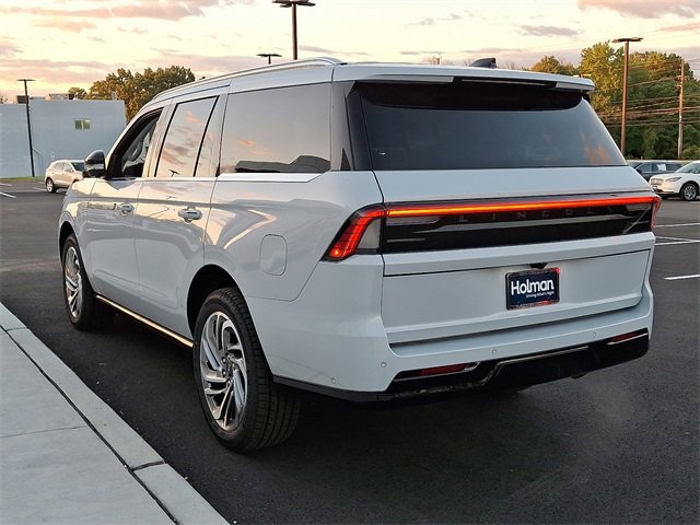 New 2025 Lincoln Navigator Reserve image 5