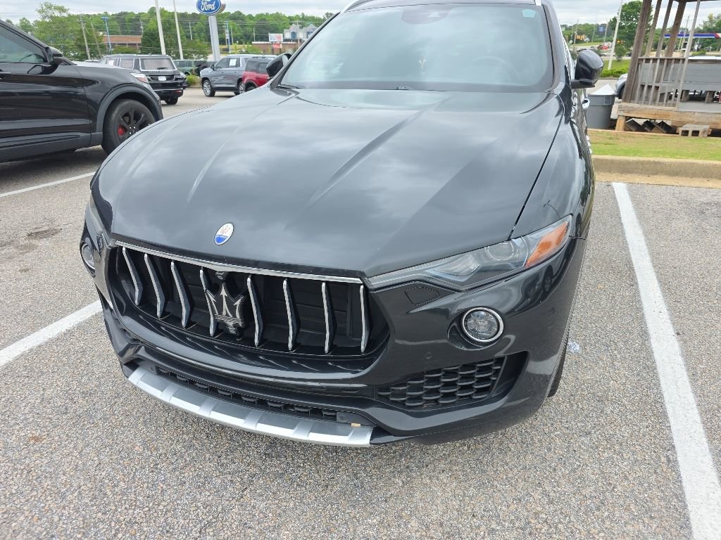 Used 2017 Maserati Levante S AWD/4WD image 3