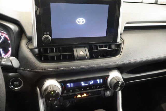 Used 2025 Toyota RAV4 XLE AWD/4WD image 19