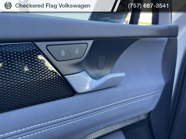 New 2026 Volkswagen Tiguan SE R-Line image 15