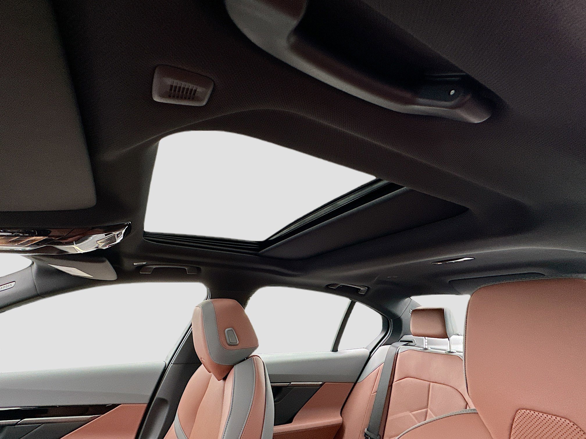 New 2026 BMW 530i w/ Convenience Package image 16