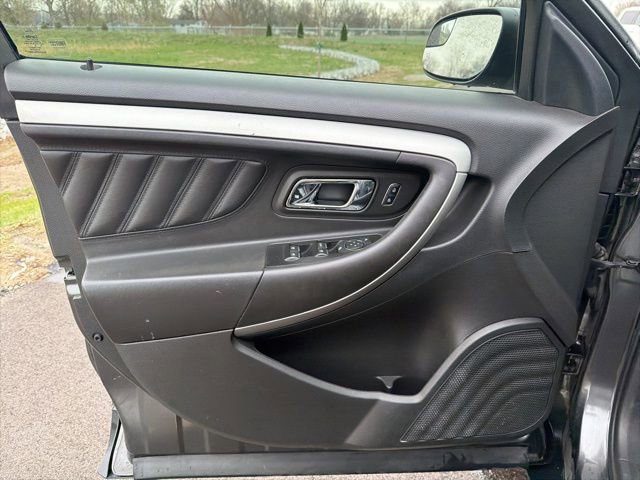 Used 2018 Ford Taurus SEL image 19