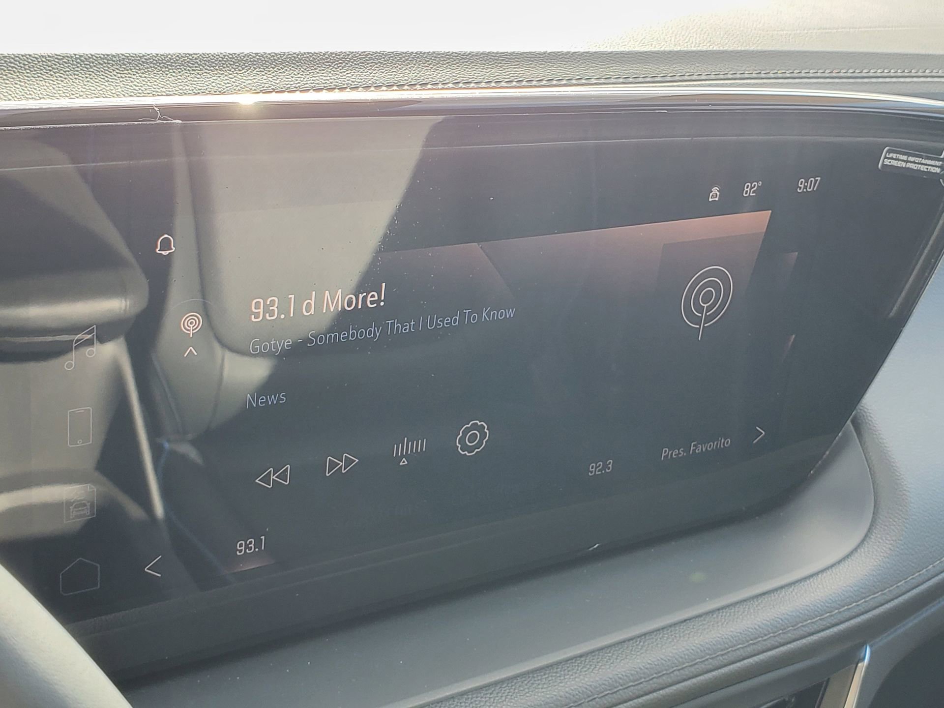 Used 2025 Buick Encore GX Sport Touring image 27