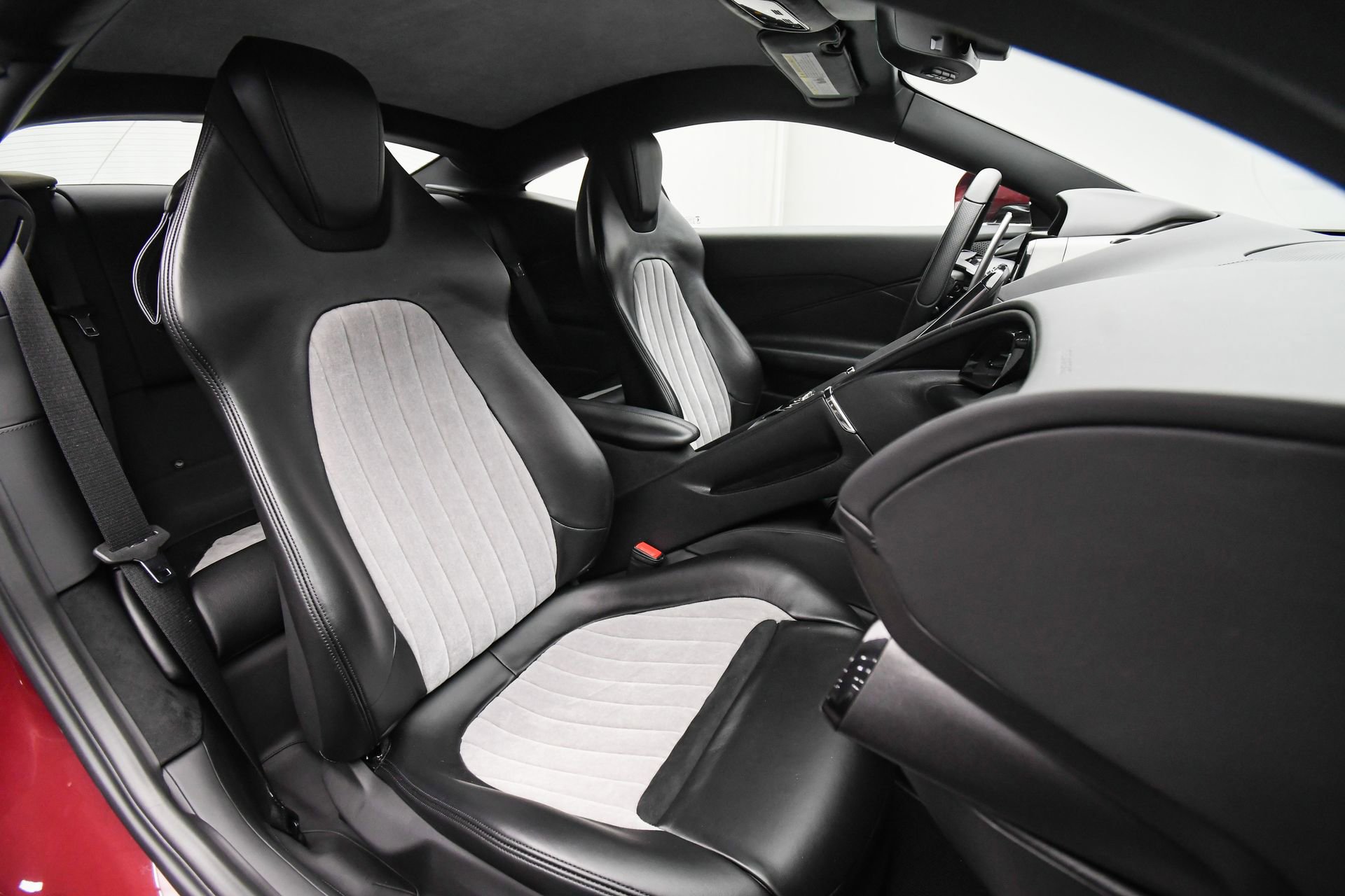 Used 2023 Ferrari Roma image 17