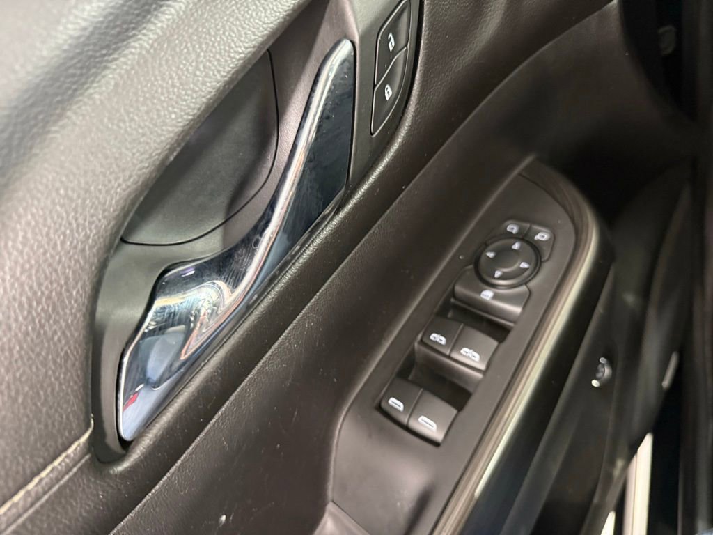 Used 2023 GMC Acadia SLT image 12