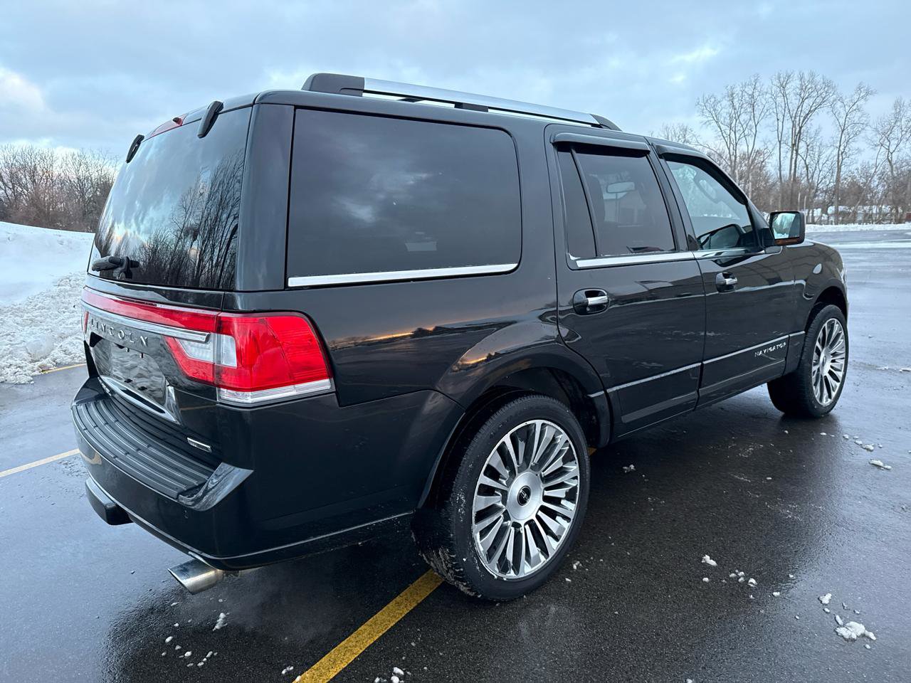 Used 2015 Lincoln Navigator 4WD 4dr image 5