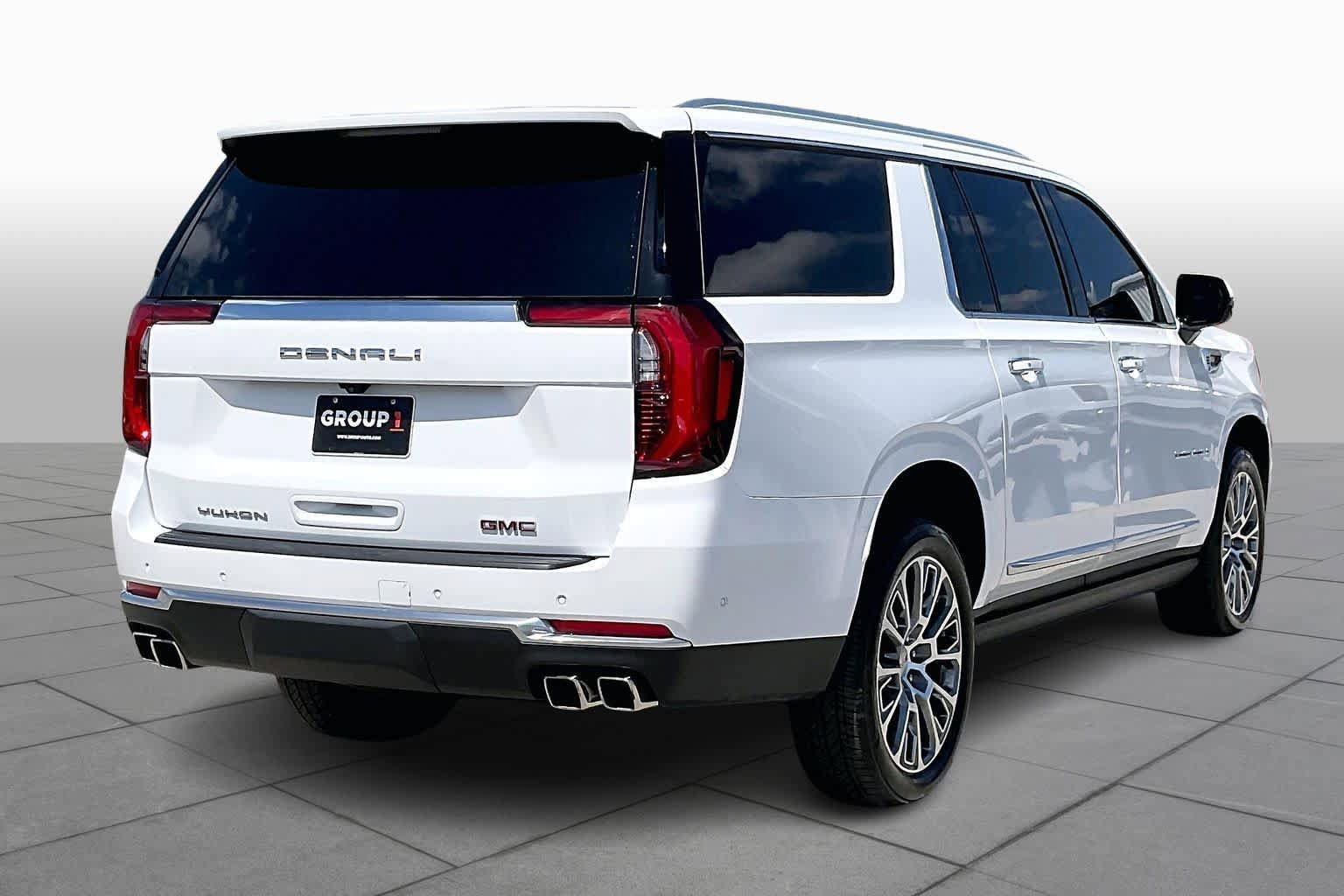 Used 2026 GMC Yukon XL Denali w/ Sun & Power Step Package RWD image 13