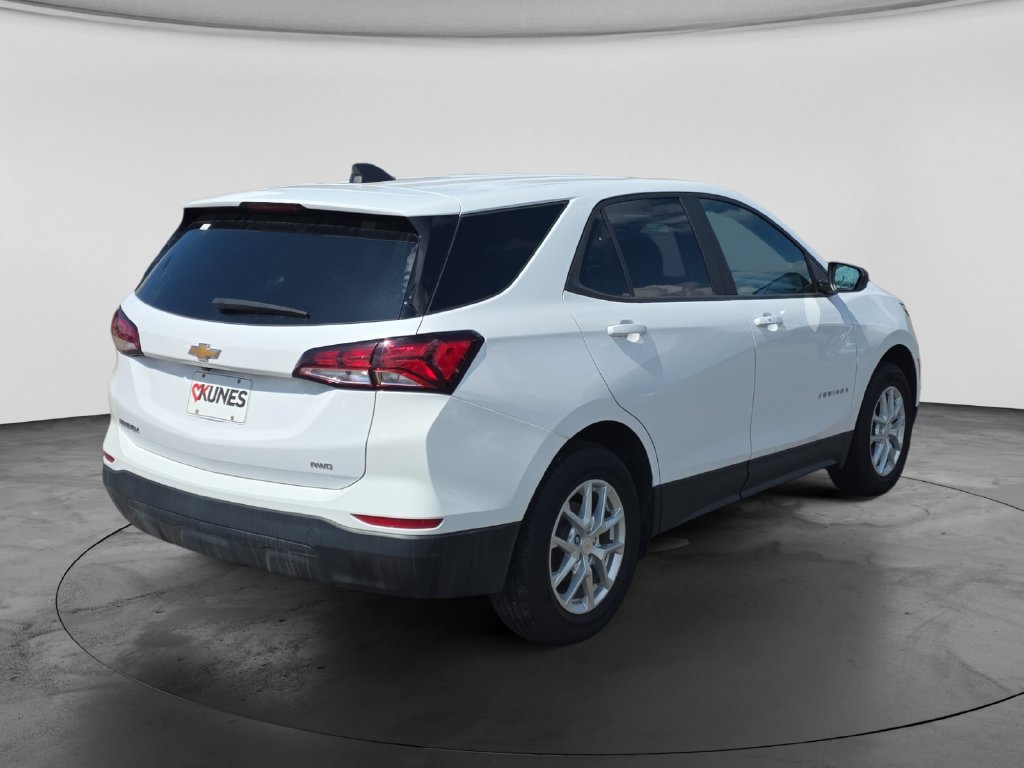 Used 2023 Chevrolet Equinox LS AWD/4WD image 6