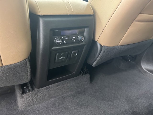 Used 2023 Chevrolet Traverse Premier image 17