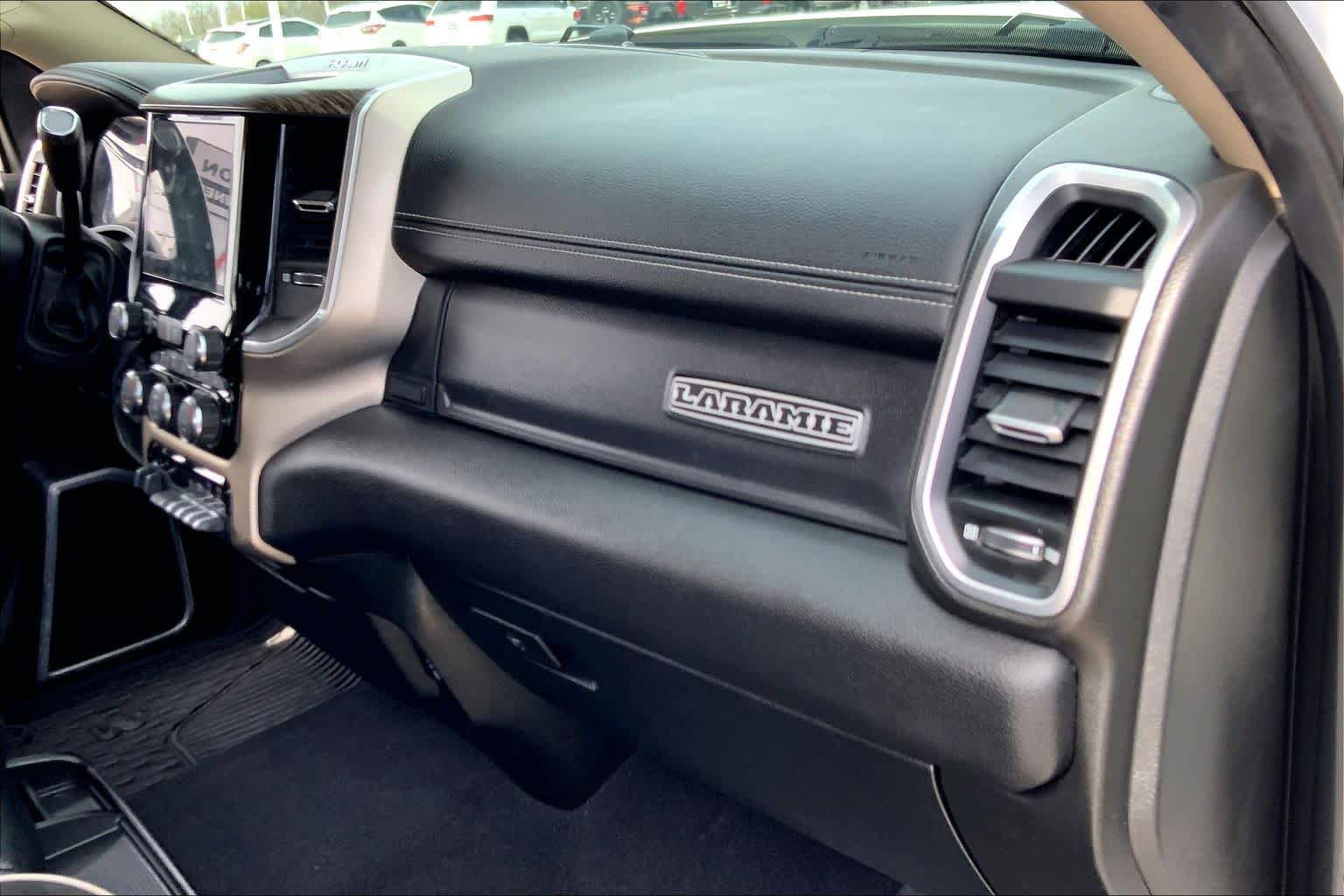 Used 2020 RAM 3500 Laramie image 19