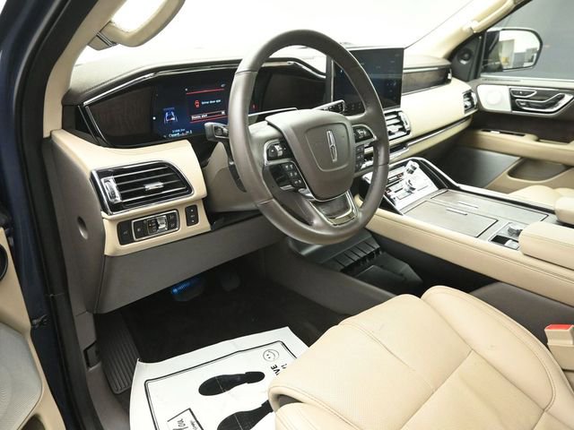 Used 2023 Lincoln Navigator Reserve image 9