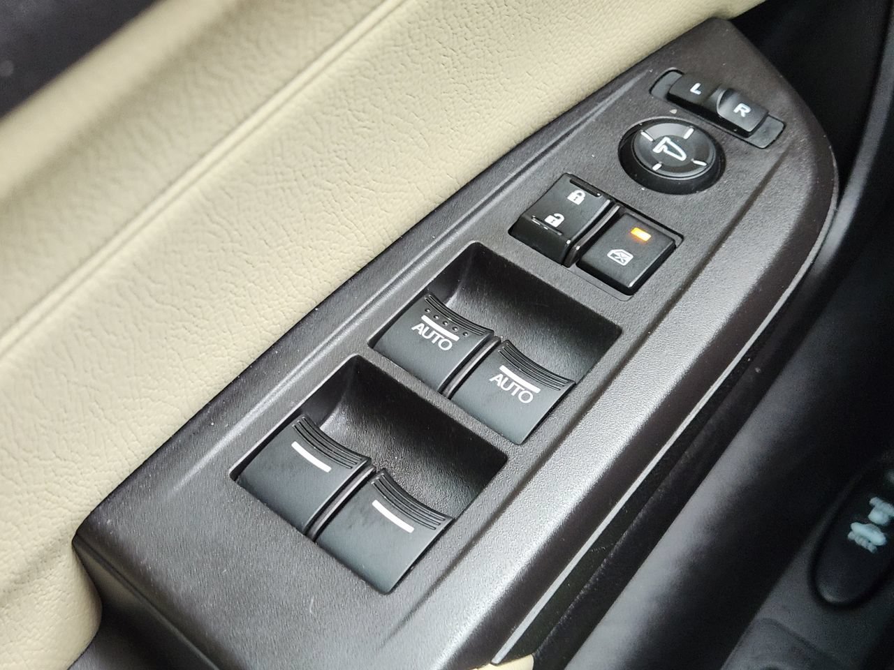 Used 2016 Acura ILX w/ Technology Plus Package FWD image 20