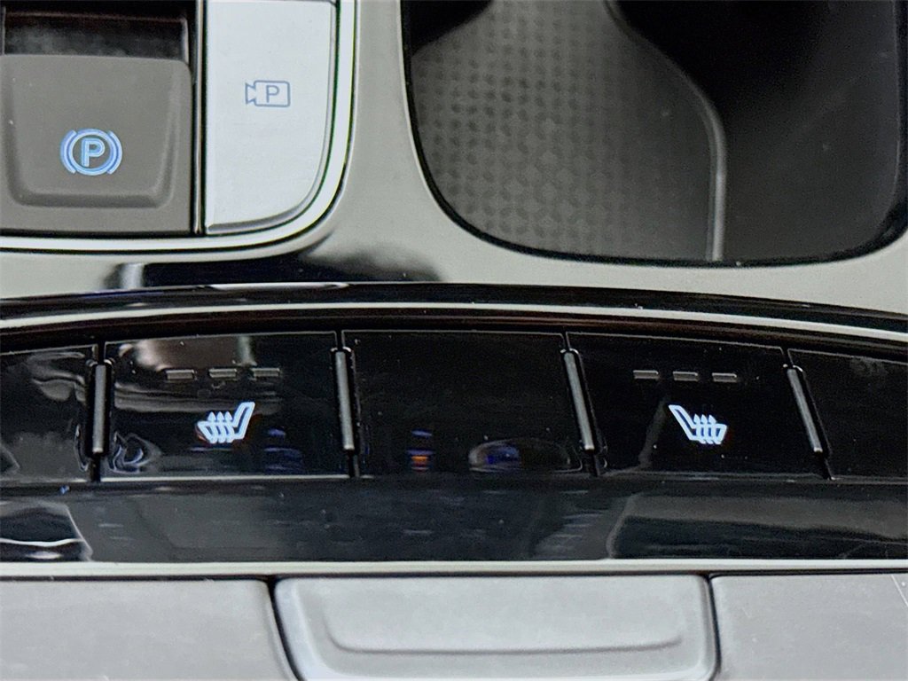 Certified 2023 Hyundai Santa Cruz SEL w/ Activity Package image 12