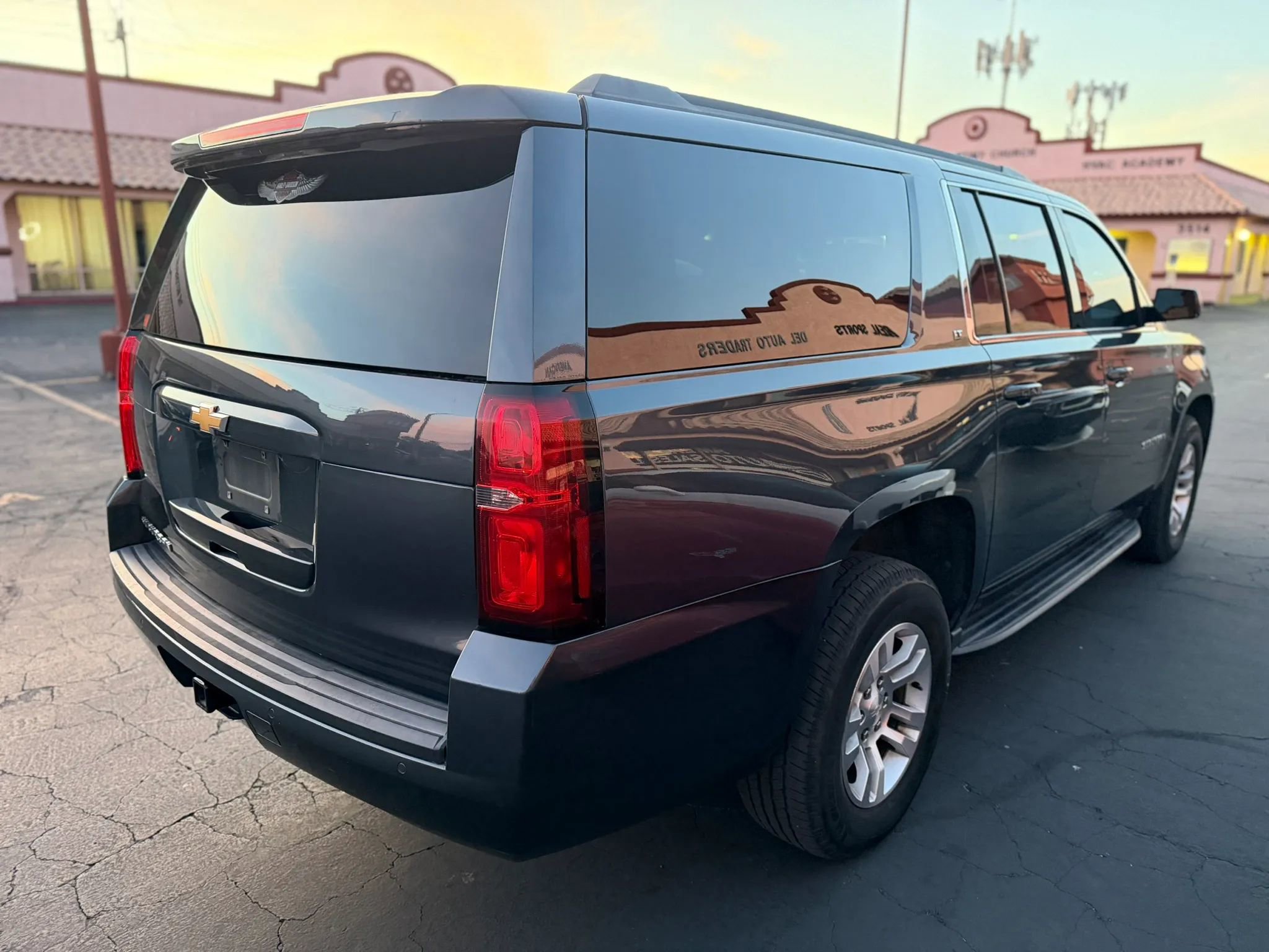 Used 2020 Chevrolet Suburban LT RWD image 6