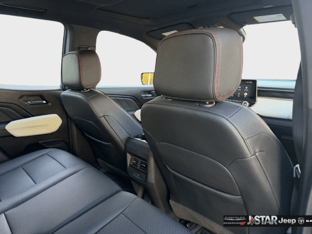 Used 2024 GMC Canyon AT4X AWD/4WD image 28