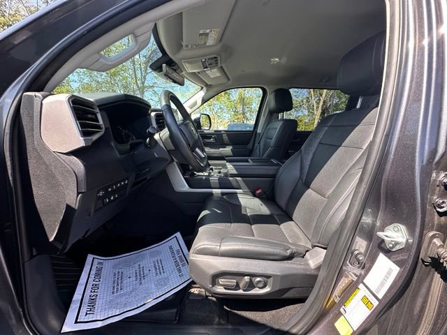 Used 2022 Toyota Prius XLE AWD/4WD image 24