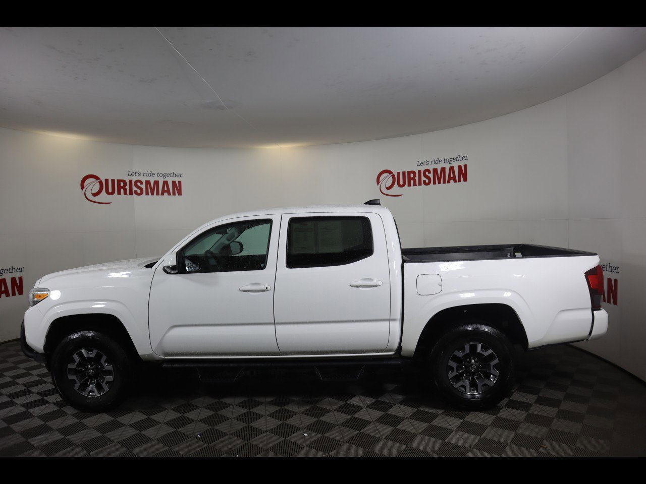 Used 2023 Toyota Tacoma SR AWD/4WD image 6