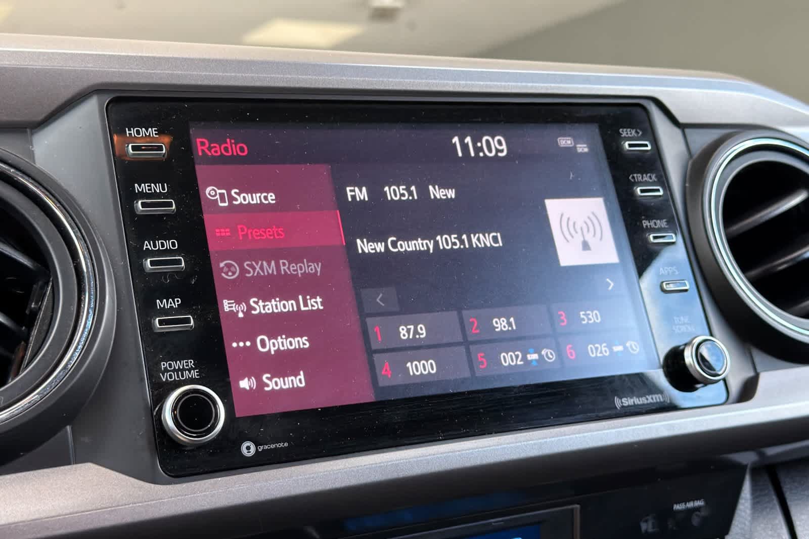 Used 2021 Toyota Tacoma SR5 RWD image 18