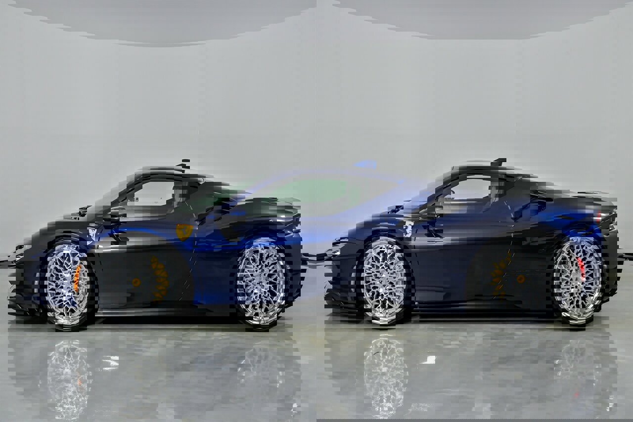 Used 2023 Ferrari SF90 Stradale image 7