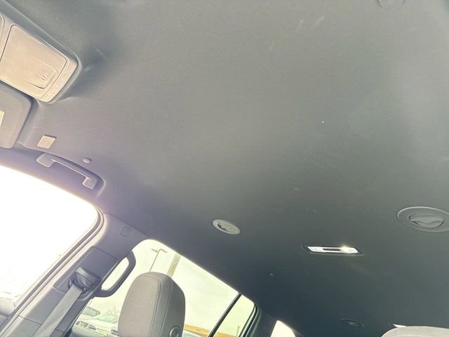 Used 2025 GMC Acadia Elevation image 22