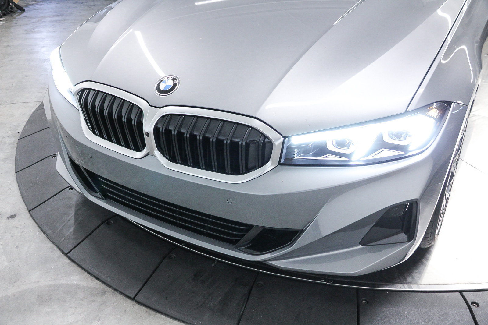 New 2026 BMW 330i Sedan w/ Premium Package RWD image 11
