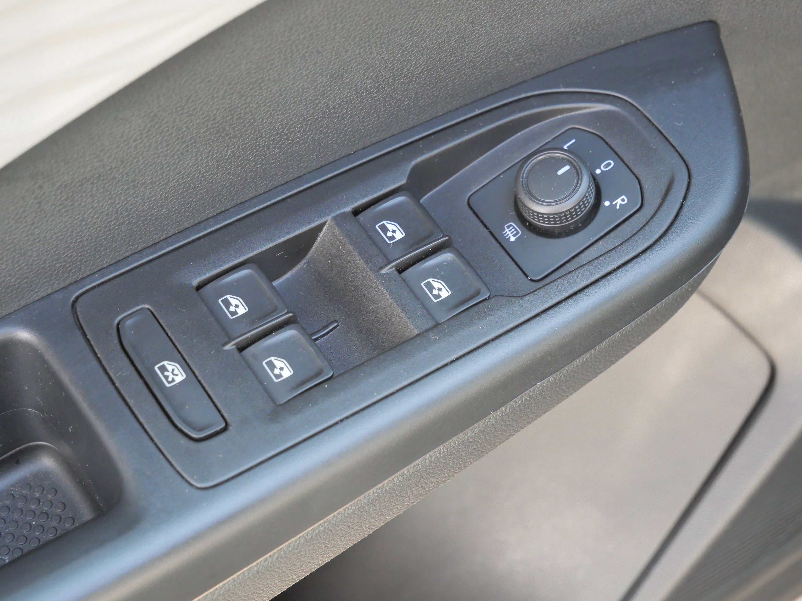 Used 2023 Volkswagen Taos S image 19